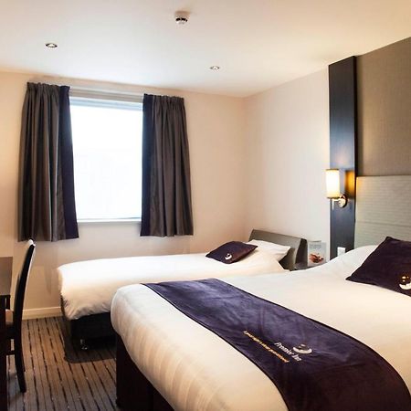 Premier Inn Guildford North - A3 Eksteriør billede