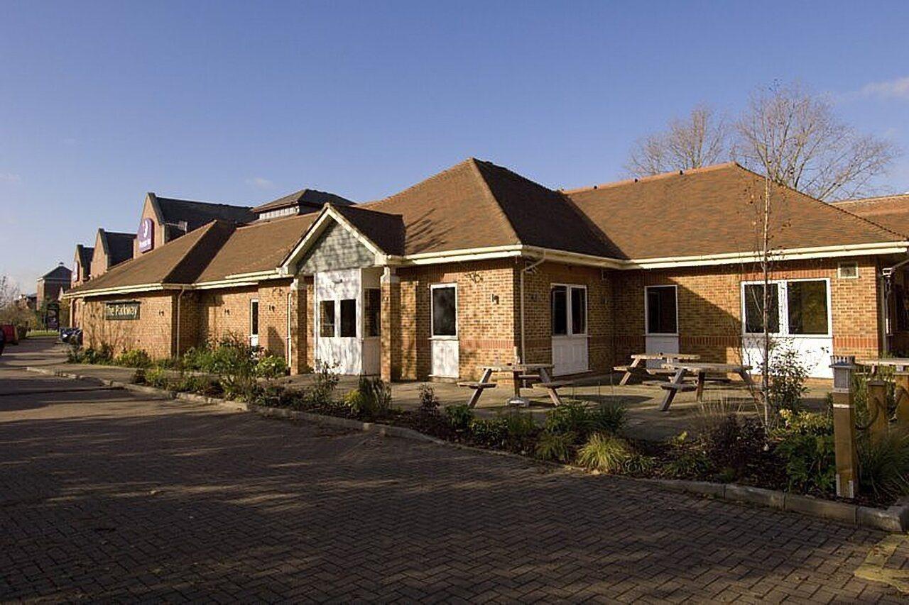 Premier Inn Guildford North - A3 Eksteriør billede