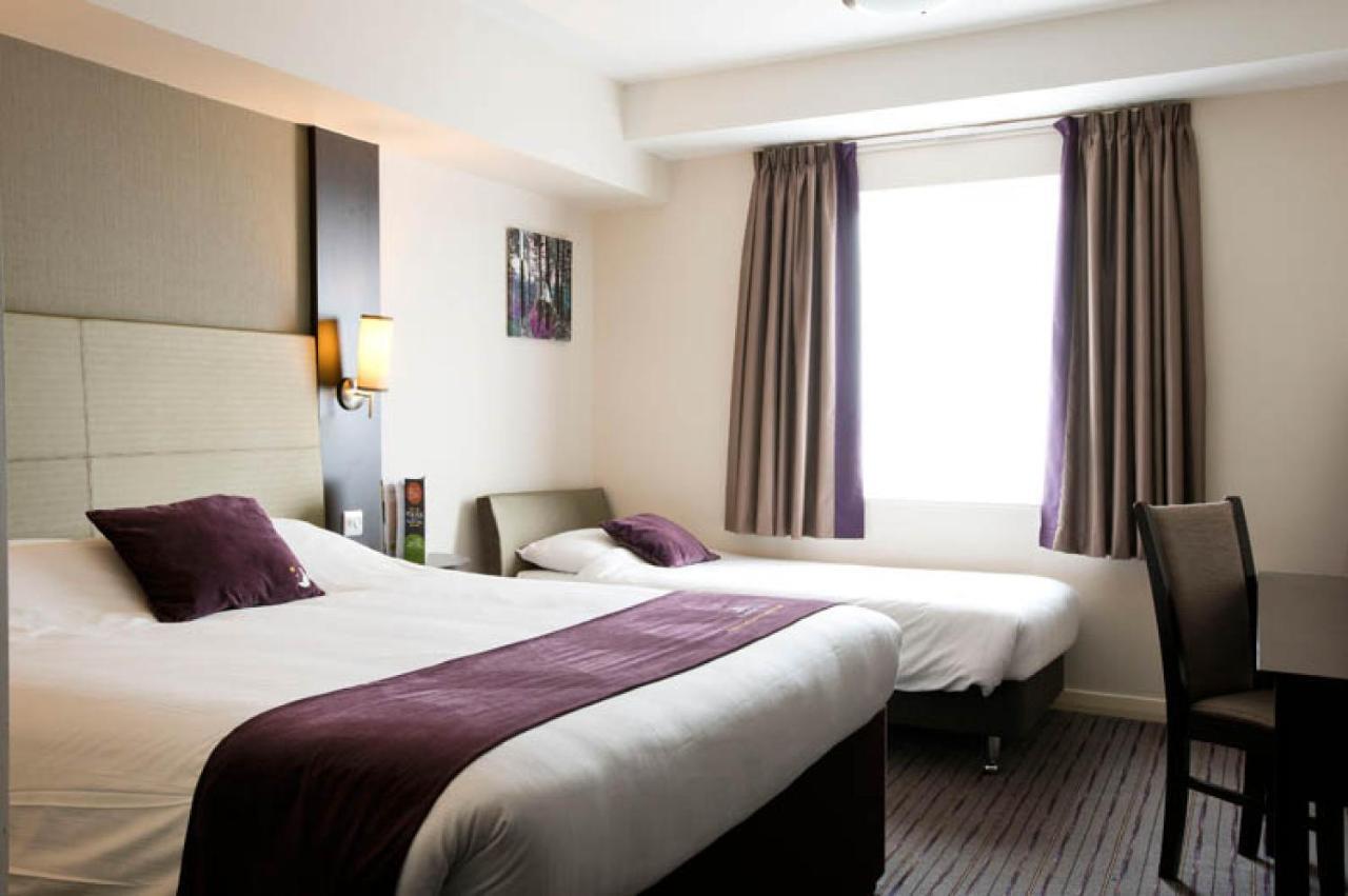 Premier Inn Guildford North - A3 Eksteriør billede
