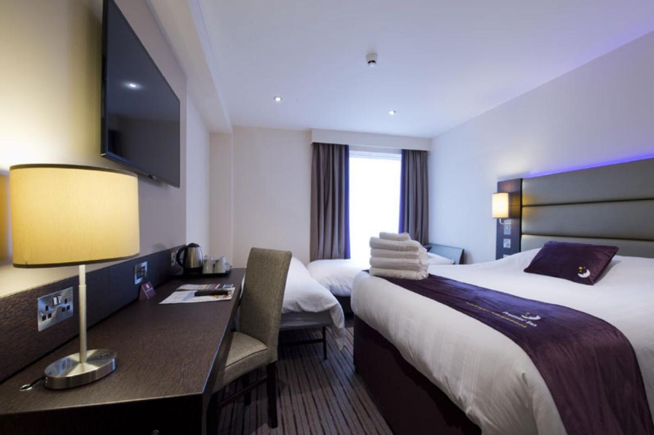 Premier Inn Guildford North - A3 Eksteriør billede