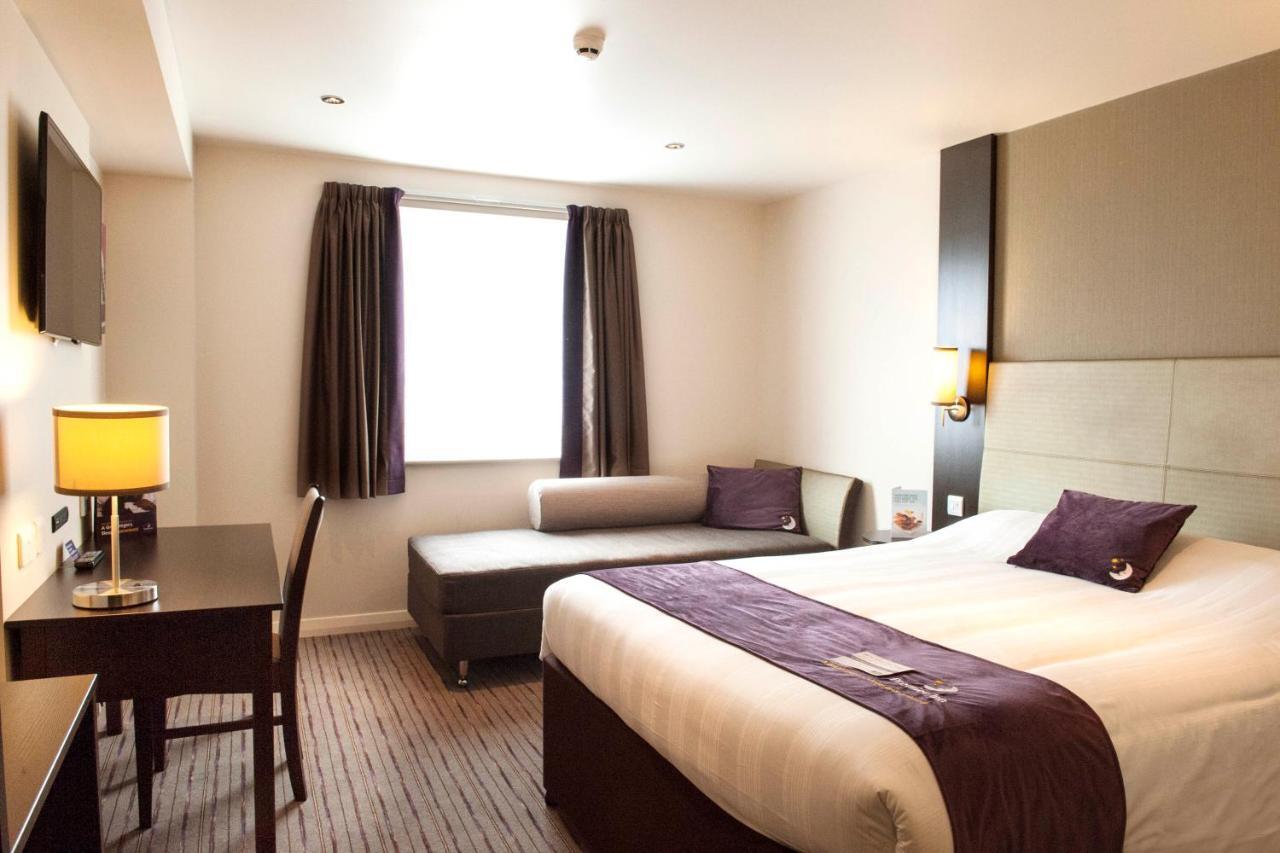 Premier Inn Guildford North - A3 Eksteriør billede