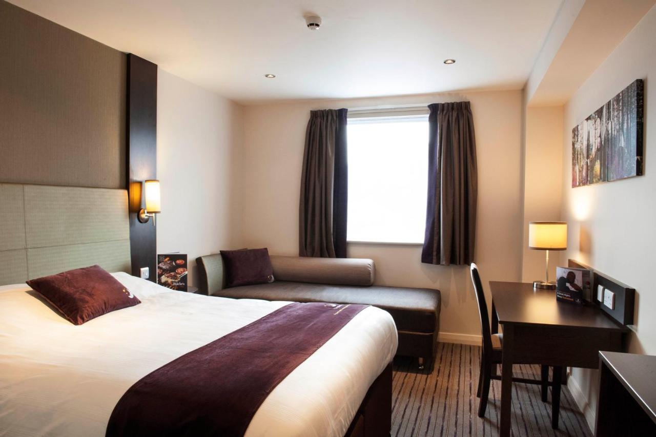Premier Inn Guildford North - A3 Eksteriør billede