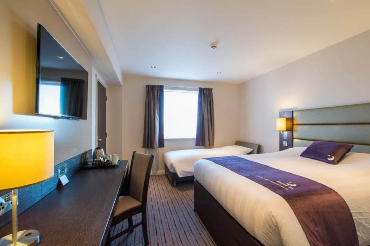 Premier Inn Guildford North - A3 Eksteriør billede
