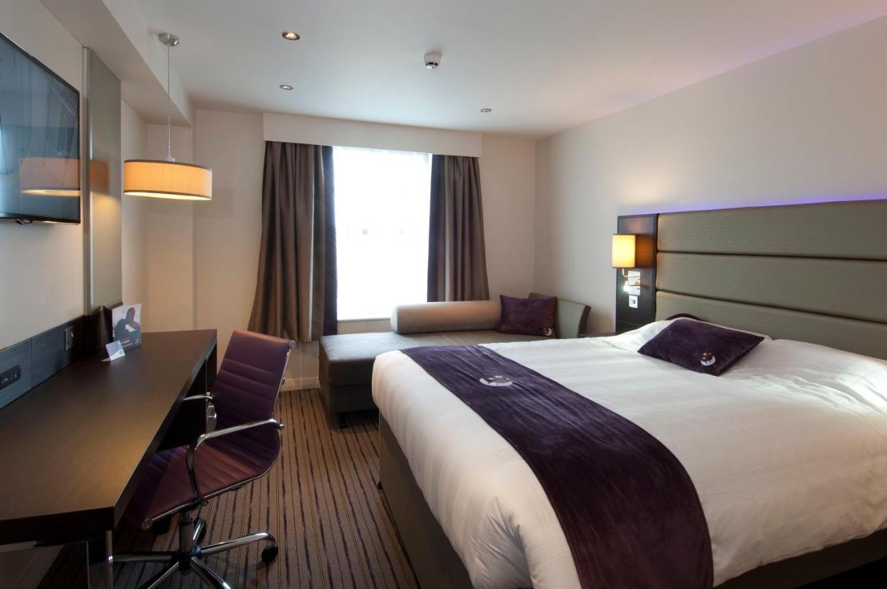 Premier Inn Guildford North - A3 Eksteriør billede
