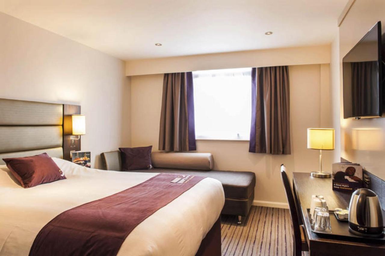 Premier Inn Guildford North - A3 Eksteriør billede