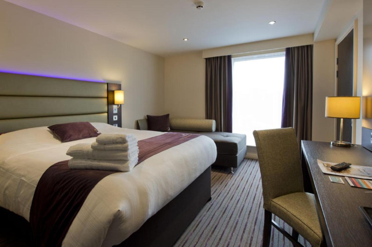 Premier Inn Guildford North - A3 Eksteriør billede